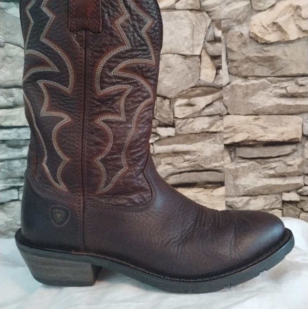 Men's Ariat Western/work boots size 10B